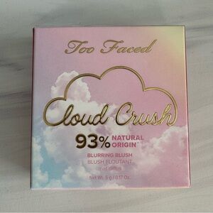 NEW! 🖤 Cloud Crush Blurring Blush with Velvety Second-Skin Powder Formula